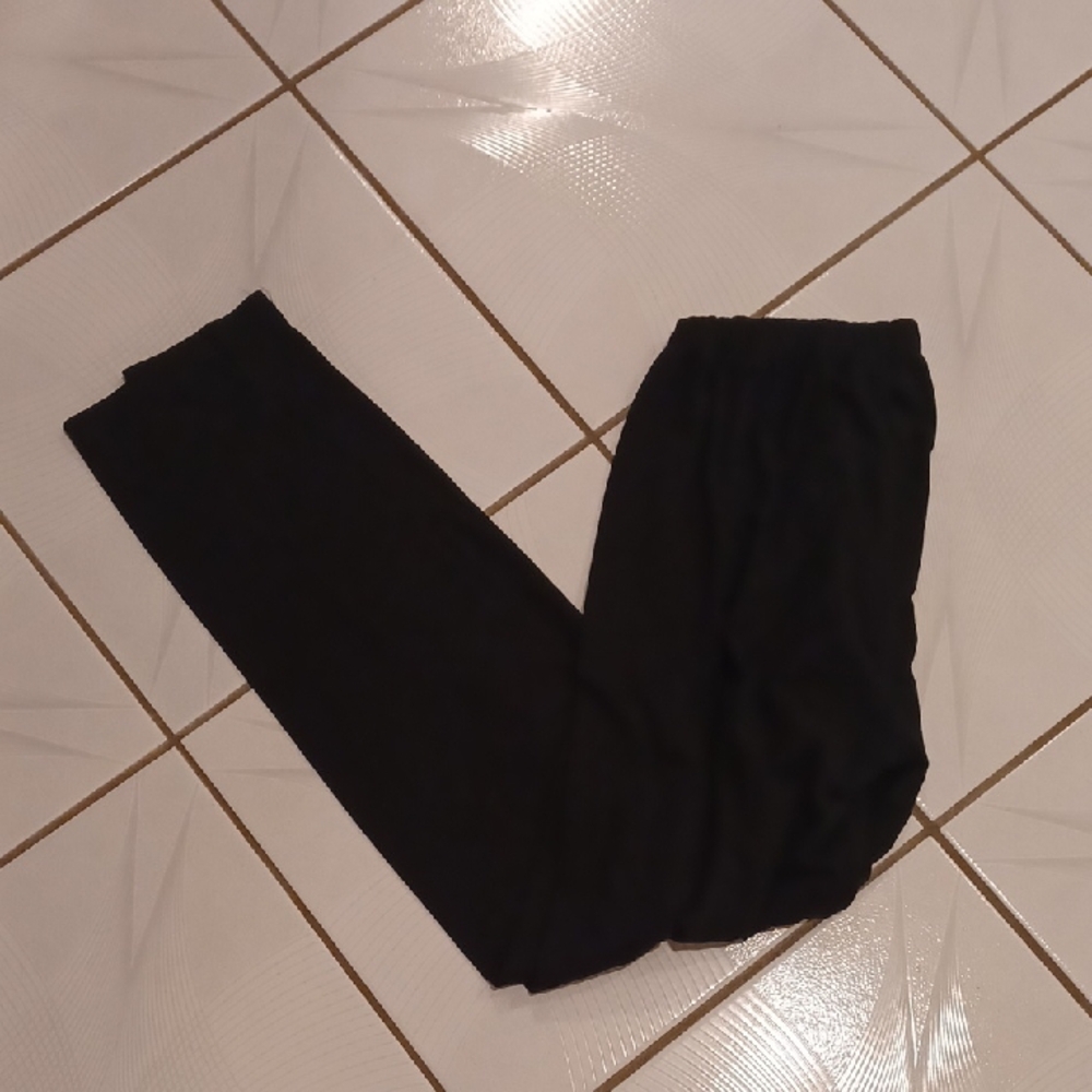 $4 Add-on Plain Black Leggings - O/S (Fits Small)